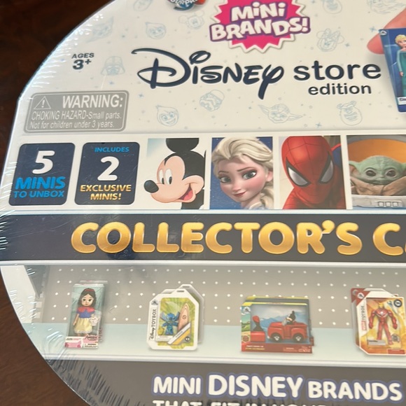 Disney Store Edition Collectors Case Zuru 5 Surprise Mini Disney Brands Figures - Picture 4 of 4